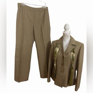 Suit Studio Women’s Size 12 Tan Lined Long Sleeve Side Zip With Scarf